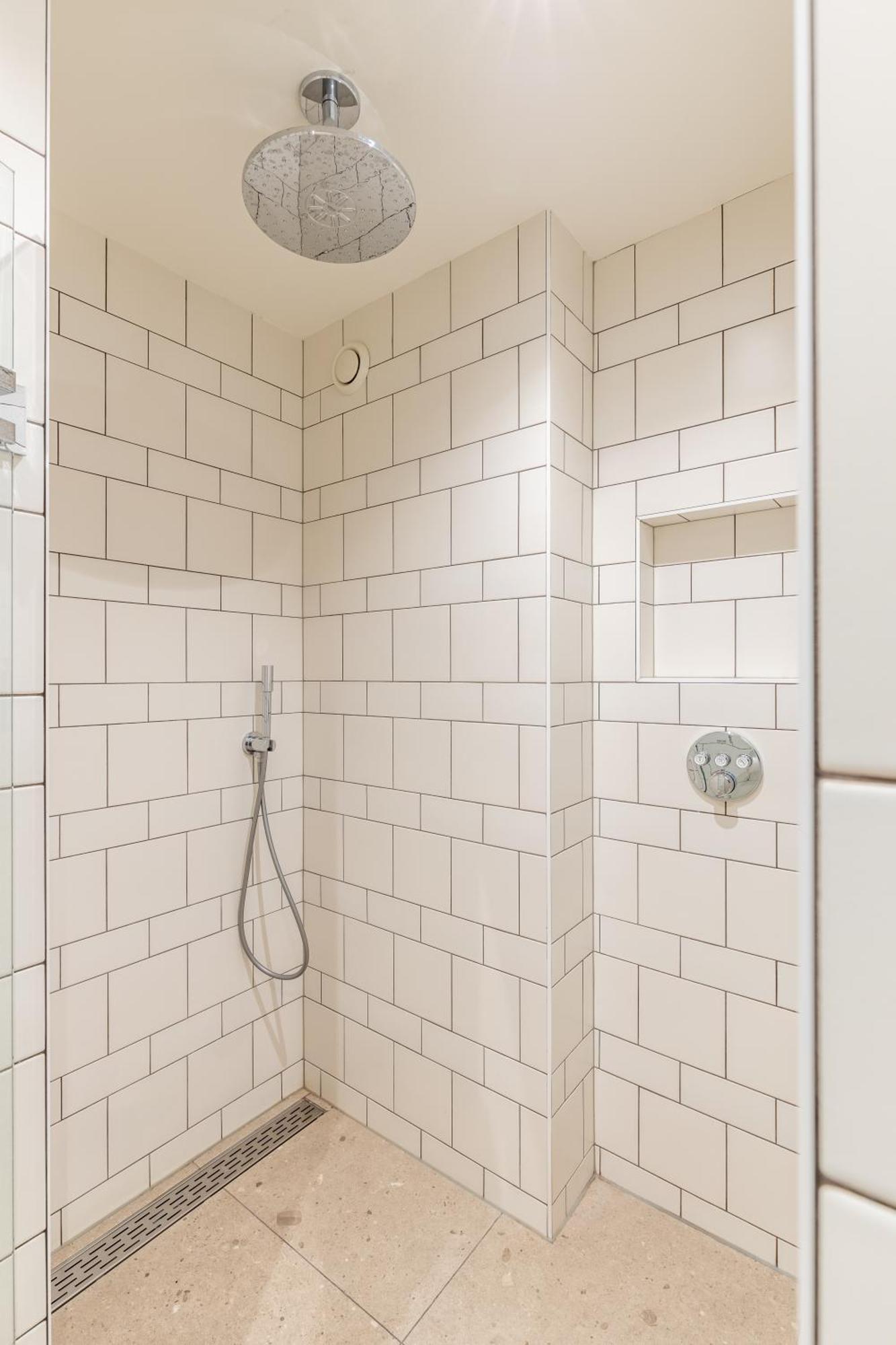 Double Room with Balcony,1516409950:JPEG